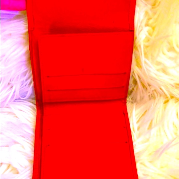 Authentic Louis Vuitton Red Epi Wallet. Serial #: SP0996 - Picture 9 of 9